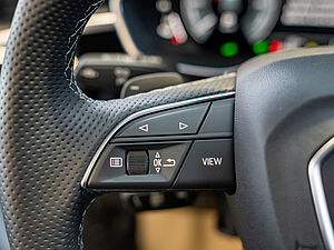 Audi Q3 S line 45 TFSI e S tronic 15 navigation