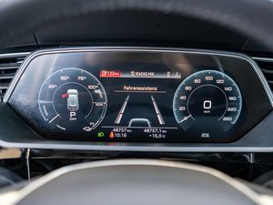 Audi e-tron 55 quattro advanced AHK Standhz. LED P 15 navigation