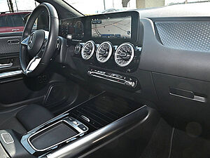 Mercedes-Benz B 250 e Progressive 9 navigation