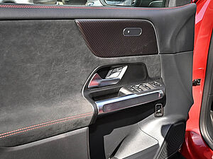 Mercedes-Benz GLB 180 AMG Sport Advanced Plus 27 navigation