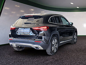 Mercedes-Benz GLA 180 Progressive Advanced 3 navigation