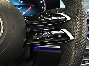 Mercedes-Benz E 200 Cabrio AMG Line 18 navigation