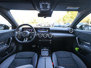Mercedes-Benz A 250 4M AMG Sport Advanced Plus 8 navigation