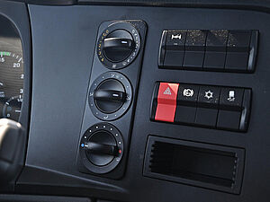 Mercedes-Benz Atego 821 K 4x2 Meiller TRIGENIUS 2x AHK Klima GSR 11 navigation