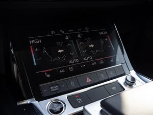 Audi e-tron advanced 55 quattro 17 navigation