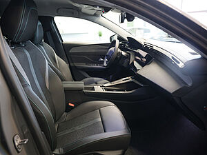 Peugeot 308 Allure HYBRID 136 e-DSC6 2 navigation