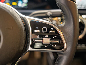 Mercedes-Benz A 250 e Progressive 16 navigation