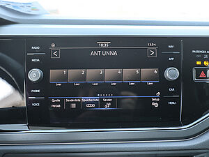 Volkswagen Taigo R-Line 1,5 l TSI 11 navigation