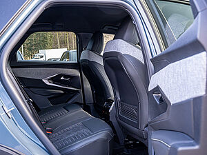 Peugeot 3008 GT HYBRID 136 e-DSC6 4 navigation
