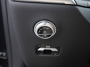 Mercedes-Benz GLC 220 d 4M AMG Line 28 navigation
