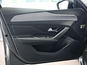 Peugeot 308 Allure HYBRID 136 e-DSC6 29 navigation