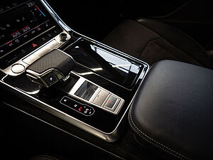 Audi Q8 50 TDI quattro S line 17 navigation