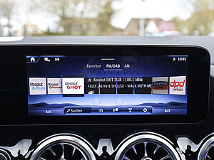 Mercedes-Benz GLA 180 Edition 10 navigation