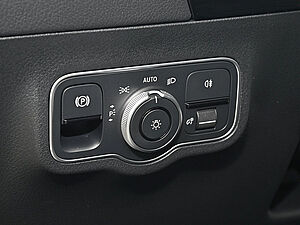 Mercedes-Benz GLA 200 AMG Line 19 navigation