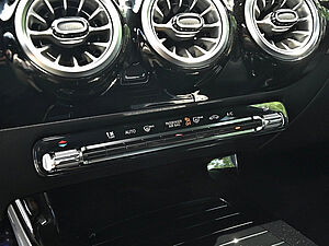 Mercedes-Benz CLA 220 d Coupé AMG Line 11 navigation