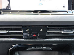 Volkswagen Golf VIII 1.5 e TSI Style DSG 17 navigation