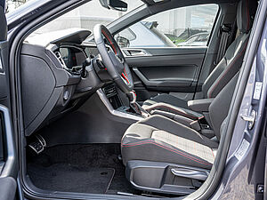 Volkswagen Polo GTI 2,0 l TSI DSG 22 navigation