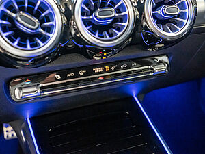 Mercedes-Benz GLB 200 d AMG Sport Advanced Plus 13 navigation