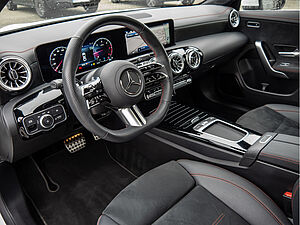 Mercedes-Benz CLA 200 d Coupé AMG Sport Premium 8 navigation