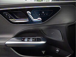 Mercedes-Benz C 300 AMG Sport Advanced Plus 19 navigation