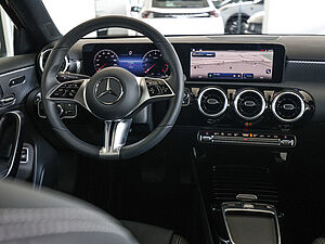 Mercedes-Benz A 220 4M Limo Progressive Advanced 9 navigation