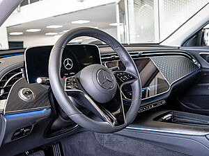 Mercedes-Benz E 300 e T Avantgarde Advanced Plus 20 navigation