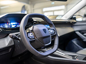 Peugeot 308 SW Allure PureTech 130 EAT8 17 navigation