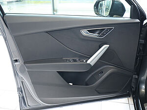 Audi Q2 35 TFSI S Line Black S Tronic 31 navigation