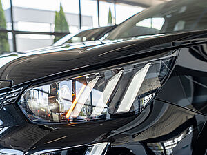 Peugeot 2008 2008e GT 28 navigation