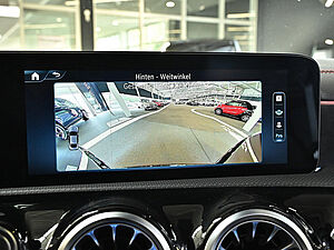 Mercedes-Benz CLA 180 Coupé AMG Line 11 navigation