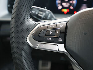 Volkswagen Tayron R-Line 2.0 TDI 4M DSG 22 navigation
