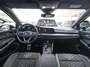 Volkswagen Golf VIII Variant R-Line 1,5 l eTSI DSG 9 navigation