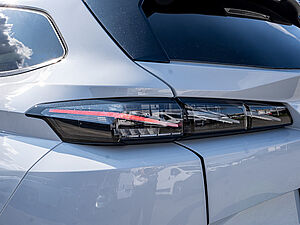 Peugeot 308 SW GT HYBRID 145 e-DSC6 28 navigation