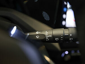 Peugeot 308 Allure HYBRID 136 e-DSC6 22 navigation
