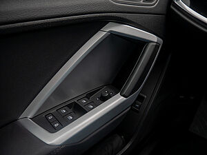 Audi Q3 S line 35 TDI quattro S tronic 27 navigation