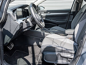 Volkswagen Golf VIII Variant Goal 2,0 l TDI DSG 27 navigation