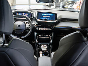 Peugeot 2008 GT HYBRID 145 e-DSC6 6 navigation