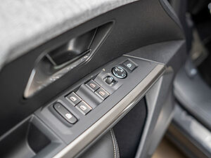 Peugeot 5008 GT HYBRID 136 e-DSC6 22 navigation