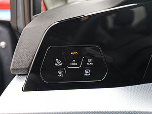 Volkswagen Golf VIII Variant Goal 2,0 l TDI DSG 31 navigation