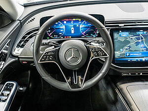 Mercedes-Benz E 200 T Avantgarde Advanced Plus 9 navigation