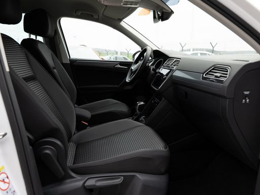 Volkswagen Tiguan Active 2.0 TDI DSG AHK Abstandstemp. L 3