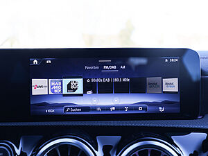 Mercedes-Benz CLA 250 e AMG Line 11 navigation