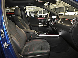 Mercedes-Benz GLA 250 e AMG Line 3 navigation