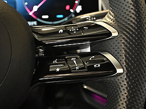 Mercedes-Benz E 220 T d AMG Line 18 navigation