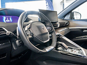 Peugeot 3008 GT 300 Hybrid4 Allrad 18 navigation