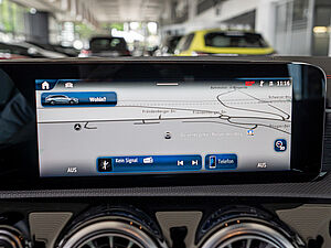 Mercedes-Benz CLA 200 SB AMG Sport Premium 12 navigation