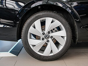Volkswagen Golf VIII Variant Life 2.0 TDI 6 navigation