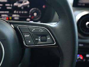 Audi Q2 35 TFSI S Line Black S Tronic 20 navigation