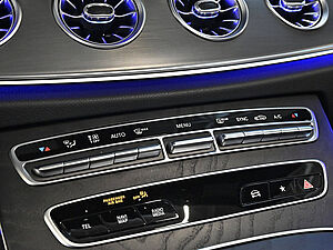 Mercedes-Benz E 300 d 4M Cabrio AMG Line 13 navigation