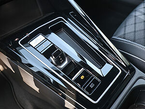 Volkswagen Golf VIII Variant R-Line 1,5 l eTSI DSG 18 navigation